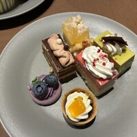 ブッフェアンドカフェ スロープサイドダイナー ザクロ - 