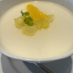 中国料理 花梨 - フルーツ入り杏仁豆腐