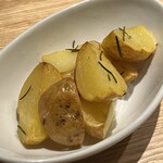 ワイン＆カフェ アダージョ - ローズマリーポテト３８０円
