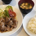 喫茶まりも - 生姜焼き定食　ドリンク付きで1,200円