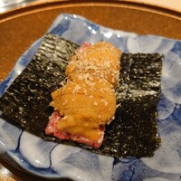 恵比寿 うしみつ - 和牛の雲丹ユッケドッグ