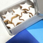 Rusurus Matsuya Ginza Ten - Don't just be round, become a star! ☆. .:＊・゜ Remember that commercial? These icing cookies are crisp and hard, showcasing the quality of the ingredients. They have a subtle lemon flavor.