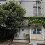 Rusurus Matsuya Ginza Ten - Is this the Asakusa location or the Higashi Azabu location? This is what the exterior of the shop looks like.