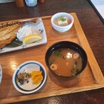 ごはんとお酒　なが坂 - 天日干しアジの開き定食