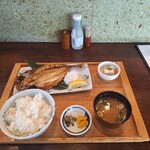 ごはんとお酒　なが坂 - 天日干しアジの開き定食