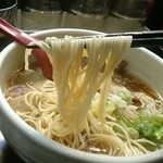 めだかタンタン - 歯応えの良い細麺