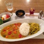 Kafe Chi Chi Mitsu - 菜食薬膳カレー＆キャベツのサブジ　デトックス効果は食べてる時から起きました…発汗！