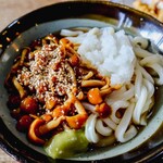 ヨコクラうどん - なめこおろしぶっかけ