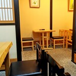 石臼自家挽き蕎麦　かめや - テーブル席