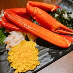 とり香 - カニ！！カニめちゃくちゃ美味しかった〜！久しぶりにカニ満喫しました。身体の身も付いてきたのが嬉しい。カニを前にしたときだけは無言。