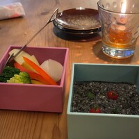 恵比寿ビストロ 猫も杓子も - お通しのバーニャカウダ