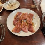 炭火焼肉 ホルモン やま元 - カルビ