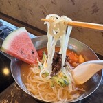 一升びん - 冷麺リフト