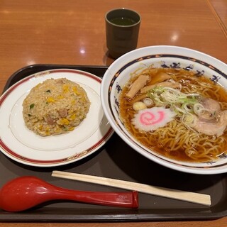 港北パーキングエリア(下り) フードコート_1