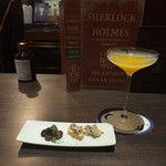 Bar シャーロック - リエットのカナッペやドライフルーツなど、手抜きのない丁寧な盛り付けが印象的。