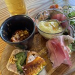 Dietro i tempi - 左上、ミートボールみたいなんもうまかったな