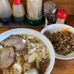 富家 - 中華そばも焼きめしもパーペキな出来栄え