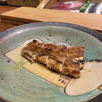 和食渡辺 - ウナギ！噛んだ食感はほろほろ。外側はカリッと。中はフワッと。
