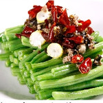 Stir-fried green beans Sichuan style