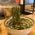 肉よもぎうどん どきどき - よもぎうどん