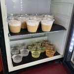 レストラン ヴァロリス - バナナとマンゴーのフラン　ココナッツ風味　様々なカラフルフルーツゼリー