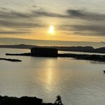 クラブインターコンチネンタルラウンジ - 部屋から見えた朝日　遠くに見えるのはハイアットリージェンシーホテル