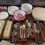 レストラン ヴァロリス - お子さま用の食器も