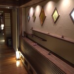 四季館 彩冬 - 廊下(飾りガラスが美しい)