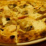 ラパウザ - 秋の味覚！ボルチーニピザ
