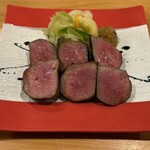 牛タンとマグロとクリスピー餃子 ひまわり［海］ 築地店 - 厚切り牛タン