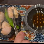 牛タンとマグロとクリスピー餃子 ひまわり［海］ - 店員さんが焼いてくれます