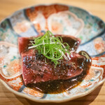 大皿焼肉 老中 - ハツ刺し  自家製黒七味だれ