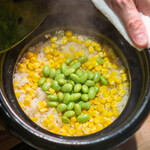 大皿焼肉 老中 - 土鍋御飯 トウモロコシと枝豆、新生姜