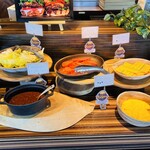 N43°シーフード ～鉄板焼きの店～ グリルドエイジ - ミートソース、トマト、スクランブルエッグなど