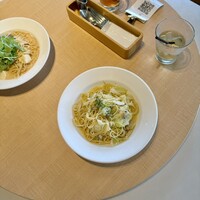 24/7 restaurant - 