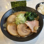 麺匠 文蔵 - 料理写真:特製醤油トンコツ。れんそう