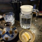 小桜 - 泡盛(請福)水割り&カットレモン