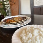 Curry fornia Hug - 料理写真:B・チーズ煮込みハンバーグ