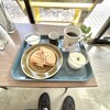 小麦香る男 - トマトと生ハムとモッツァレラチーズのバジルマヨパニーノモーニング