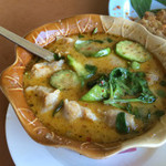 Pae Krung Kao - 鶏肉と胡瓜のカレー