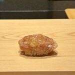 鮨 めい乃 - おはぎ
      鮨匠さんでも働かれた経験もあるめいさん、鮨あらいさんの頃からも良くいただきました♪
      外せないですねこれは！！