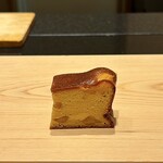 鮨 めい乃 - 玉（宮崎産マンゴー入り）
      まるでケーキ、デザートも兼ねているたまご焼きなのです♪