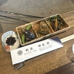 柳家 - スナップエンドウ　茄子のお浸し　蕗味噌　甘長ピーマン　山うど　蕨と行者ニンニク　ヘボ