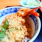 やぶ善 - 海老と大葉のミニ天丼。