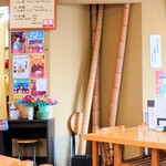 やぶ善 - 店内中央。