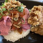 キッチン しろ - 150gってこんなにあるんやっけ？ご飯が隠れとる！