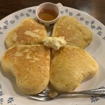 喫茶 蔵 - クローバー型に盛り付けられ、可愛らしい。もう少し焼き色がつけばパーフェクト
