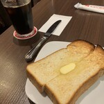 高倉町珈琲 - 料理写真:モーニング アイスコーヒーand食パン 780円