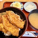 兎月 - もり(大)＆ミニイカ天丼@1,200円＋200円  イカ、人参、玉ねぎ、ピーマンのサクサク天ぷらに甘めの丼ツユ。ミニなのにご飯はしっかりボリューム。冷奴、味噌汁、香の物が付く。あぁお腹いっぱい