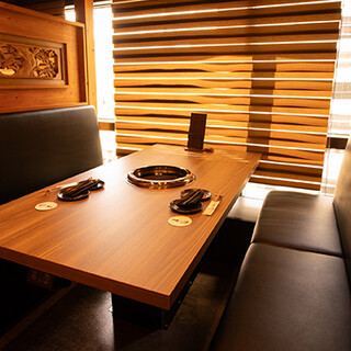 特別な日のお食事にも最適。ゆったりと寛げる落ち着きのある空間